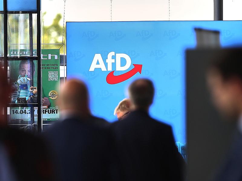 AfD liegt in Umfrage acht Punkte vor Union