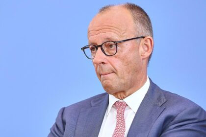 Algerien: Eltern von inhaftiertem Journalisten bitten Merz um Hilfe