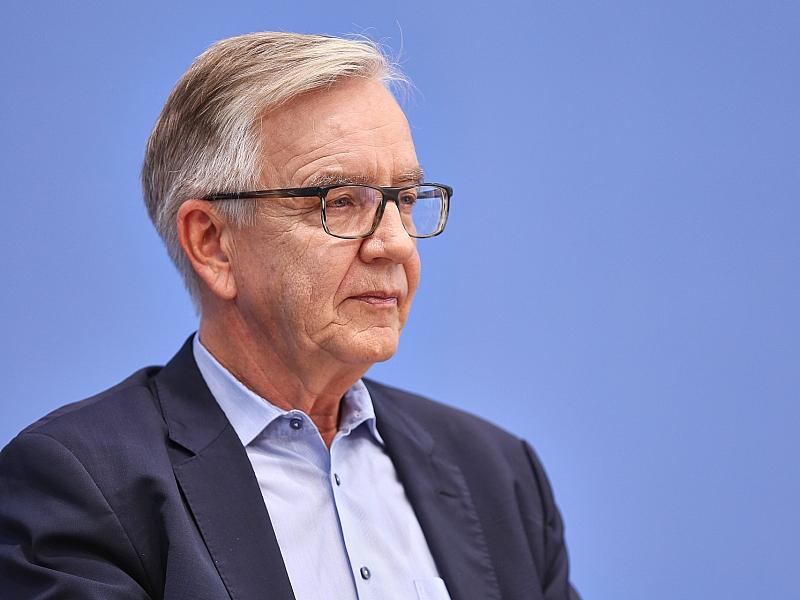 Bartsch kritisiert Unions-Brandmauer-Debatte als “dummes Zeug”