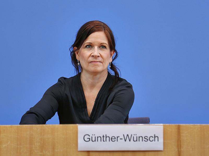 Berliner Senatorin gegen Kürzungspläne beim Unterhaltsvorschuss
