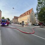 Augsburg | Brand in Innenhof sorgt für Großeinsatz der Feuerwehr