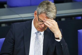 Bosbach kritisiert Umgang mit Schnieder