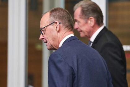 Bundesregierung bestätigt Treffen zwischen Merz und Döpfner