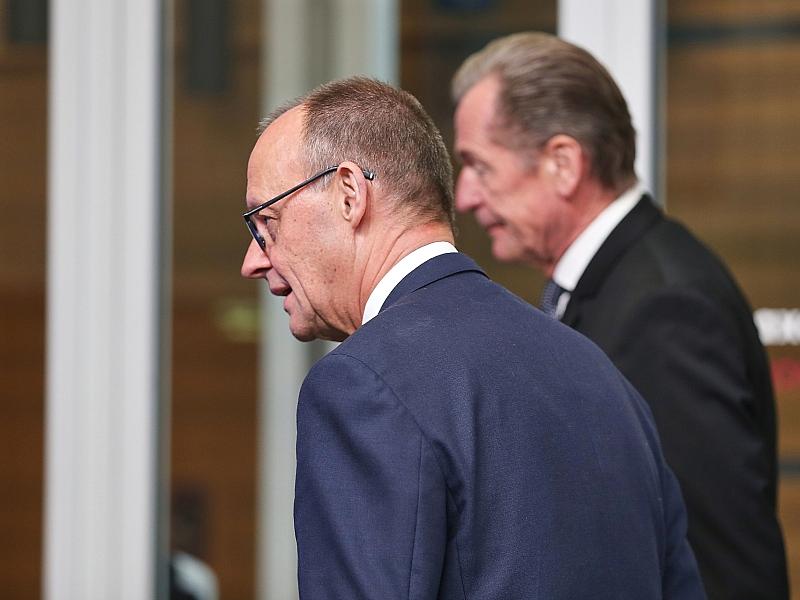 Bundesregierung bestätigt Treffen zwischen Merz und Döpfner