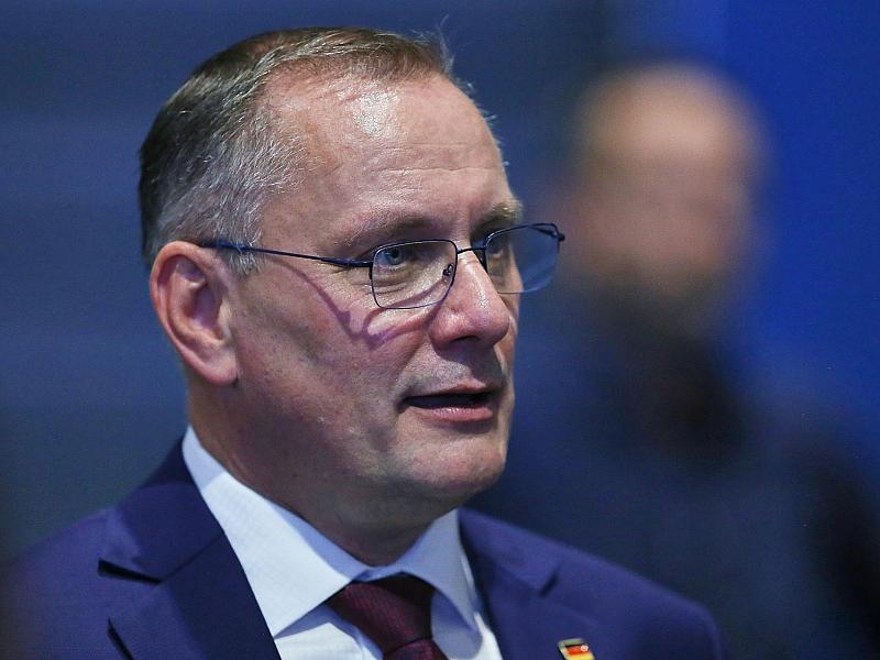 Chrupalla nennt Pistorius “Kriegsminister”