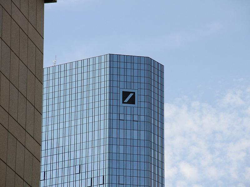 Deutsche Bank steigert Gewinn im zweiten Quartal um elf Prozent