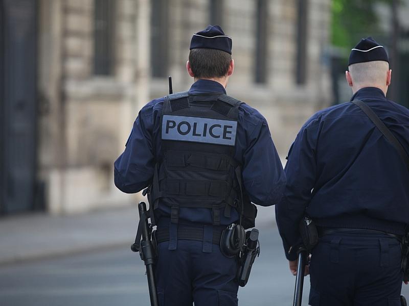 Drei Frauen bei Messerangriff in Paris verletzt
