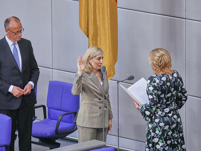 Experte: Minister-Vereidigung nach Sommerpause verfassungswidrig