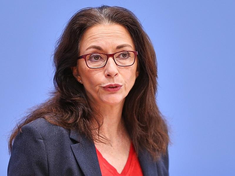 Fahimi fürchtet “Prekarisierung junger Beschäftigter”