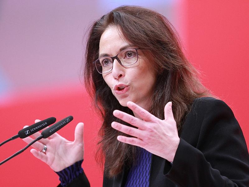 Fahimi verteidigt Rolle der Gewerkschaften in Reformdebatte