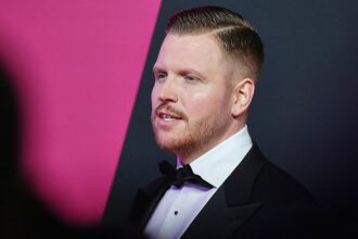 Finch bleibt auf Platz eins der Album-Charts