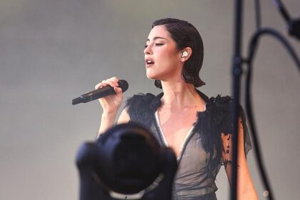 Gracie Abrams auf Platz eins der Album-Charts