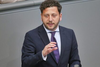 Grünen-Chef fordert spürbare Entlastung von Schwarz-Rot