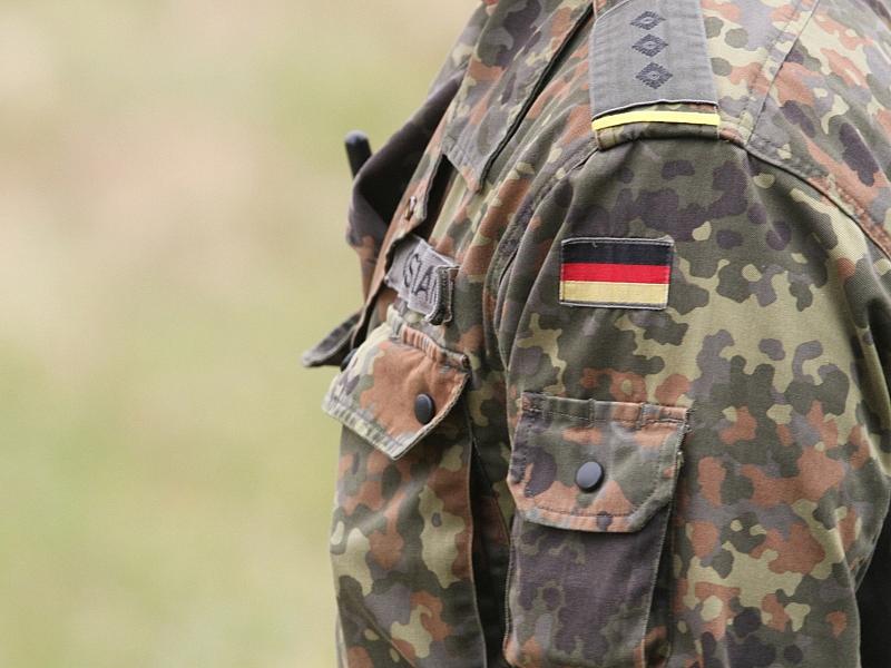 Hunderte Soldaten wechseln in Rüstungsindustrie