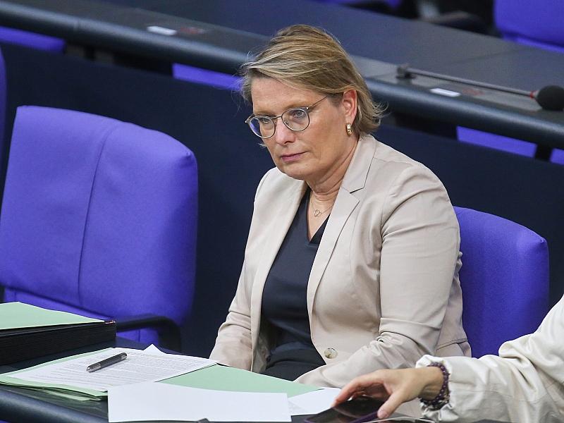 Justizministerin will bei IFG-Reform auf Transparenz pochen