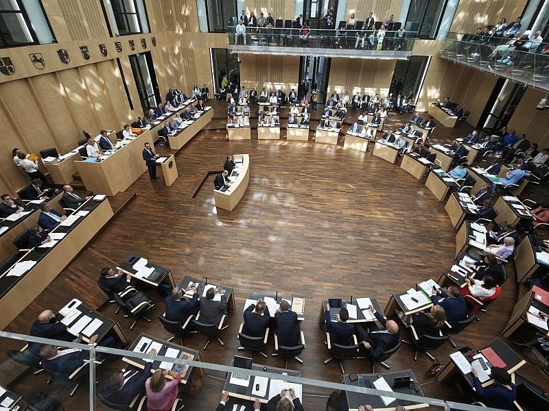 Kretschmer droht Renten- und Pflegereform im Bundesrat zu stoppen
