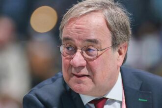 Laschet: Tomahawk-Kauf mit Dialogangebot an Russland verbinden