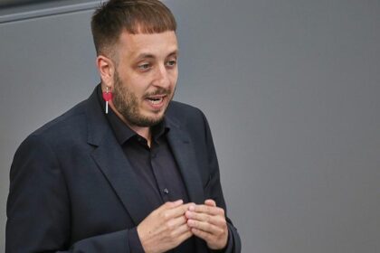 Linke kritisiert Kürzungen bei Demokratieförderung