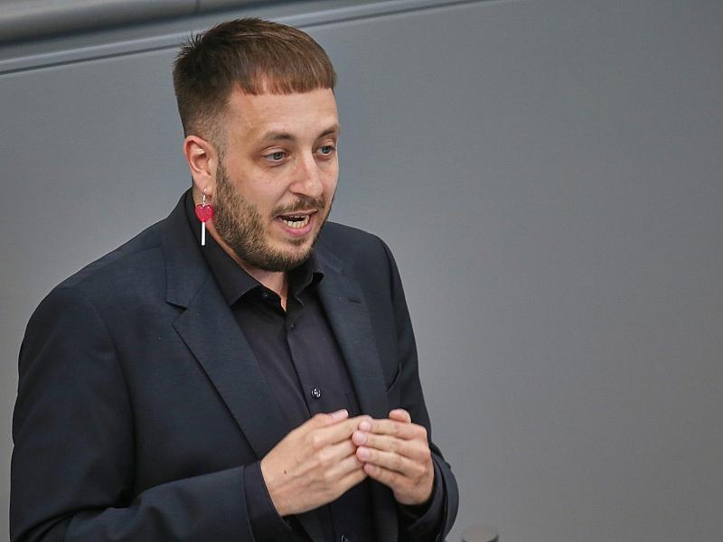 Linke kritisiert Kürzungen bei Demokratieförderung