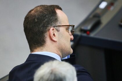 Linke wirft Spahn fragwürdiges Verständnis reproduktiver Rechte vor