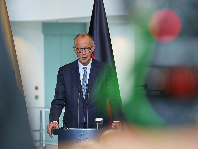 “Love in the air” – Merz lobt Trump nach Nato-Gipfel