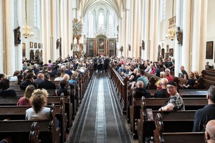 Mehrere Hundert bei Andacht nach CSD-Anschlag
