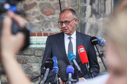 Merz mahnt nach CSD-Anschlag zu Besonnenheit