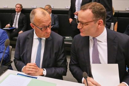 Merz nennt Spahn-Rücktritt “unvermeidlich”