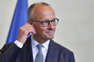 Merz telefoniert mit neuem britischen Premierminister Burnham