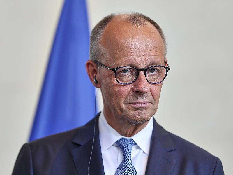 Merz verteidigt seine Kommunikation