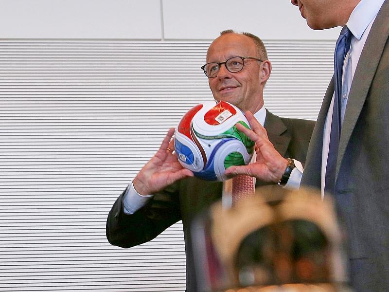 Merz will DFB keine Tipps zur Trainerfrage geben