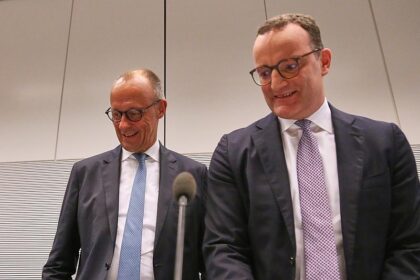 Merz will Spahn nicht fallenlassen – Entschuldigung vor Fraktion