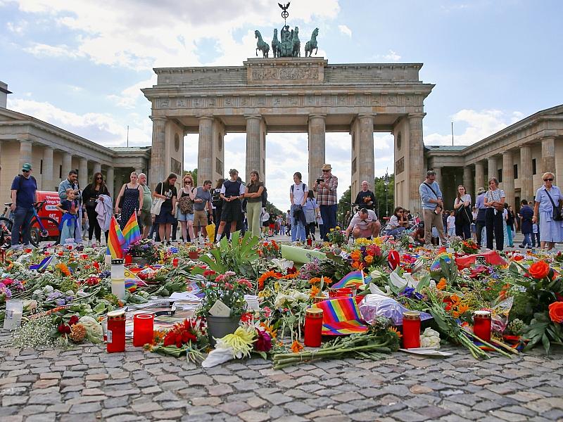Nach CSD-Anschlag: Grüne wollen mehr Geld für Deradikalisierung