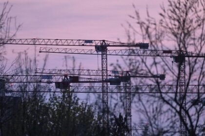Neue Kürzungen: Wohnungswirtschaft schickt Brandbrief an Merz