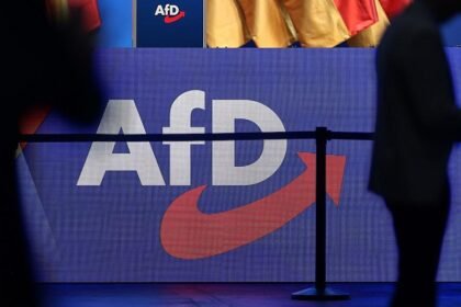 Ostbeauftragte verteidigt Überlegungen zu AfD-Verbotsverfahren