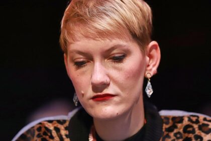 Queerbeauftragte lehnt kommerzielle Leihmutterschaft ab