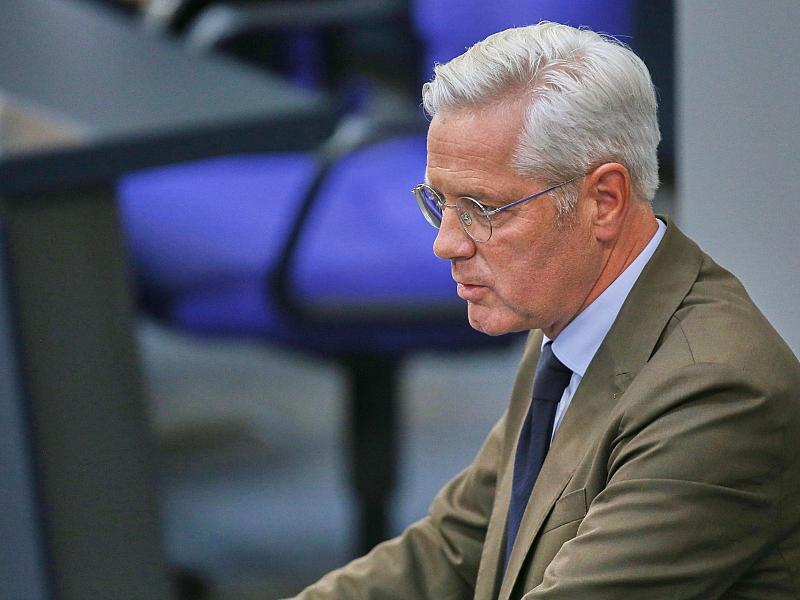 Röttgen: Deutschland soll sich aus Iran-Krieg heraushalten