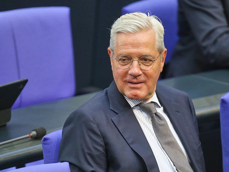 Röttgen warnt deutsche Drohnenforscher vor Hilfe für Russland