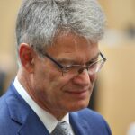Schnieder erwartet autonome Fahrangebote noch als Minister