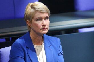 Schwesig bekräftigt Kritik an Einschnitten bei Unterhaltsvorschuss