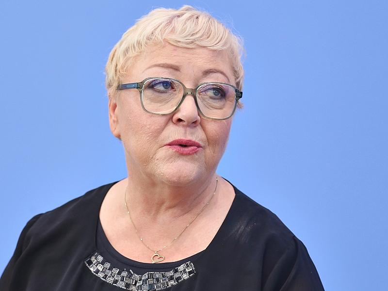 SED-Opferbeauftragte kritisiert Singen der DDR-Hymne