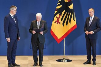 Steinmeier entlässt und ernennt von Merz benannte Minister