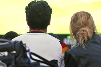 Telekom sichert sich Medienrechte für WM 2030