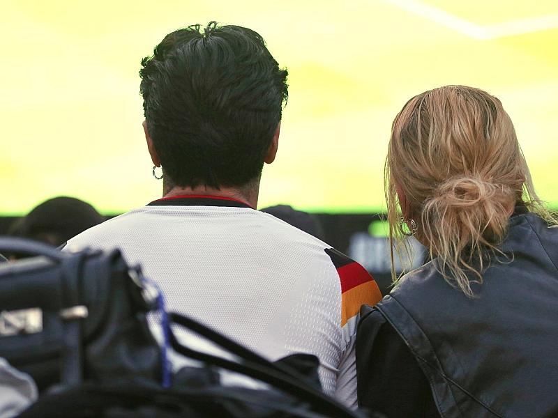 Telekom sichert sich Medienrechte für WM 2030