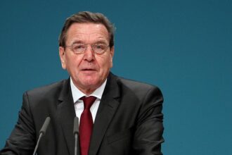Ukrainischer Ex-Botschafter sieht Schröder als möglichen Vermittler