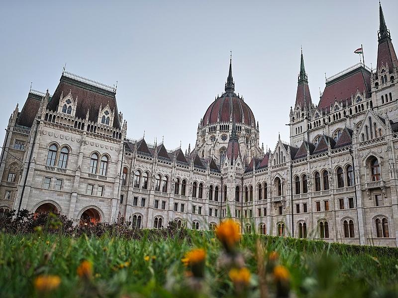 Ungarns Parlament beschließt Absetzung von Präsident Sulyok