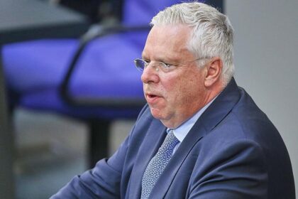 Unions-Außenexperte fordert härteren Nato-Kurs gegen Russland