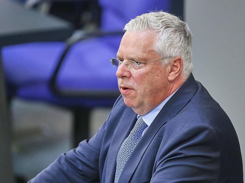 Unions-Außenexperte fordert härteren Nato-Kurs gegen Russland