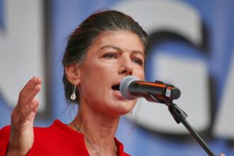 Wagenknecht fordert Spahn-Rücktritt wegen Leihmutter-Debatte