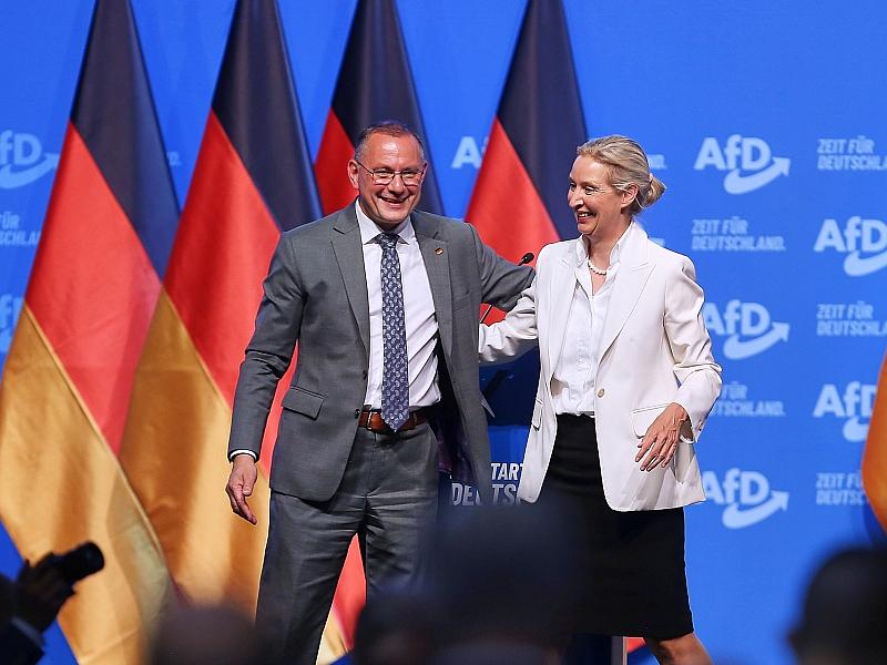 Weidel und Chrupalla schwören AfD auf Regierungsverantwortung ein
